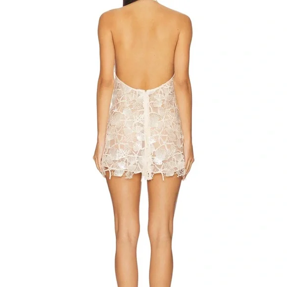 Retrofete Cream Backless Lace Dress - Picture 2 of 3